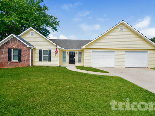 105 Daileys Plantation Dr, McDonough, GA 30253