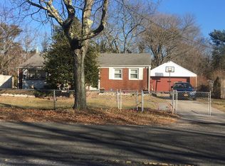 1627 N Thompson Dr, Bay Shore, NY 11706