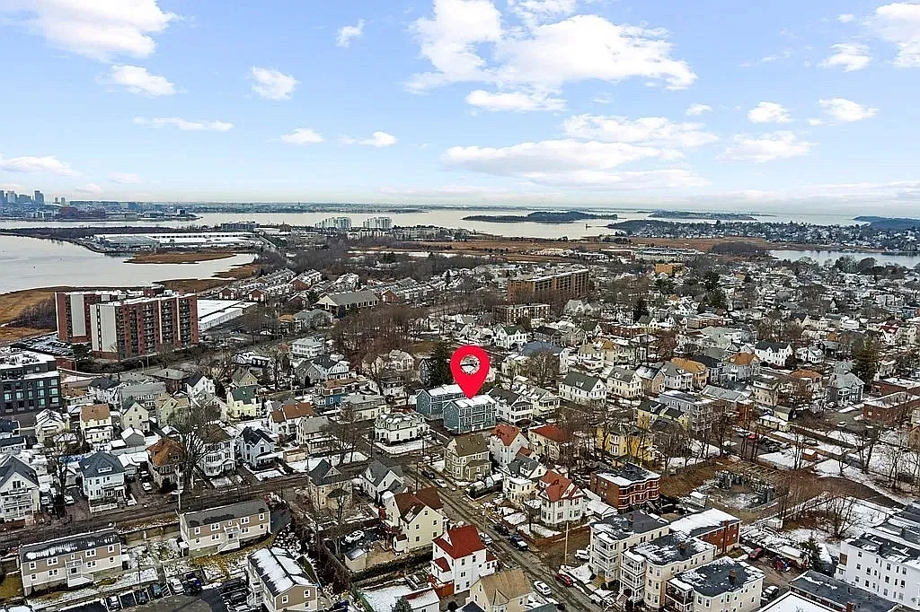 62 Billings St — Photo 3