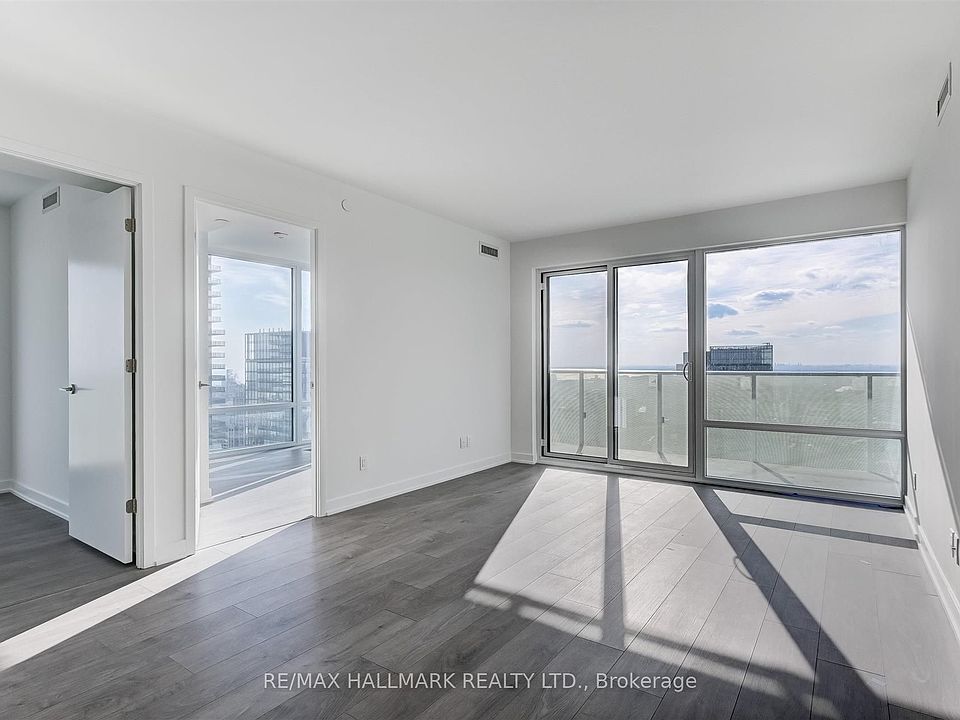 1st image of 501 Yonge St #5212