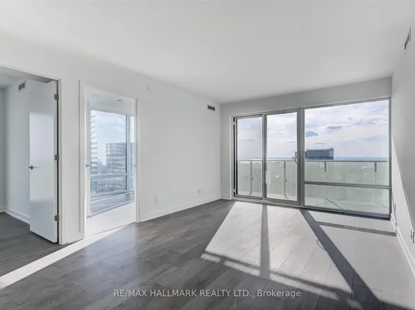 501 Yonge St, Toronto, ON