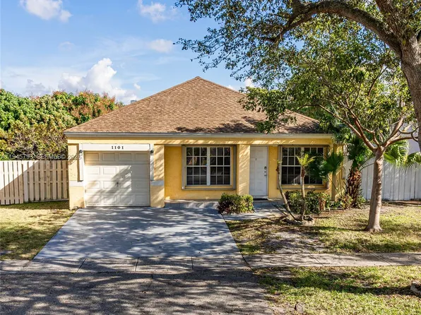 1101 SW 86th Ave, Pembroke Pines, FL 33026