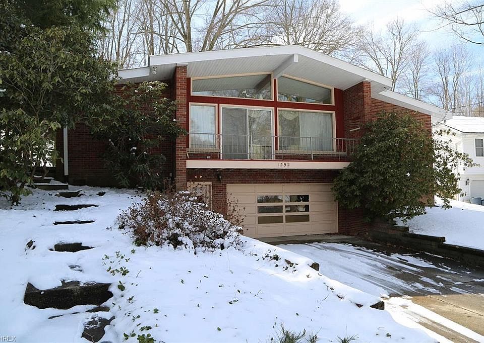 1st image of 1392 Valley Dr