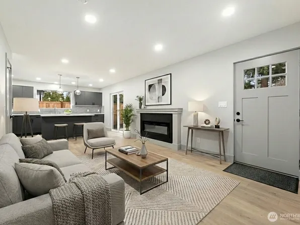 13007 1st Avenue NE, Seattle, WA 98125