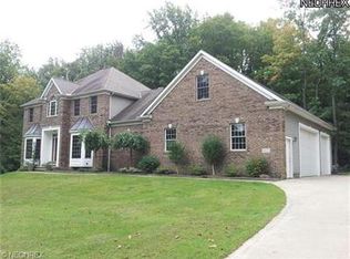 8031 Oxford Ln, Chesterland, OH 44026