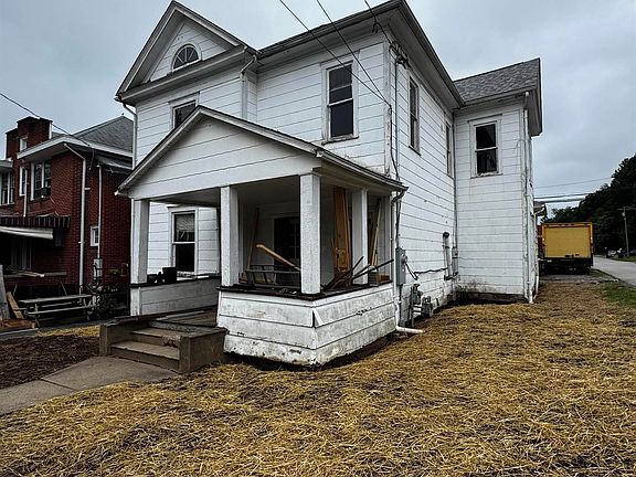 2nd image of 519 Center Ave