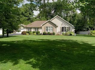 3176 Amsdell Rd, Hamburg, NY 14075