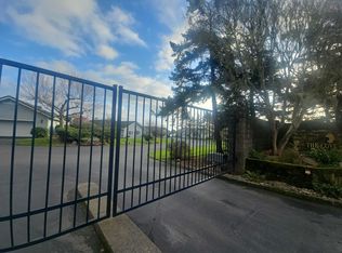 219 Schooner Bay Dr, Brookings, OR 97415