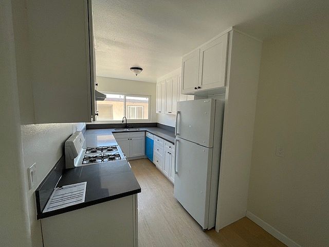 1st image of 4016 Palmwood Dr #17177586
