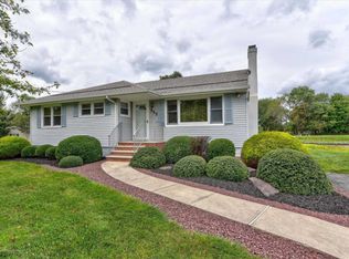 555 Tennent Rd, Manalapan, NJ 07726