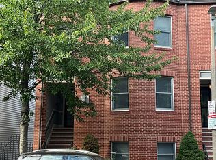 118 W 3rd St #1, South Boston, MA 02127