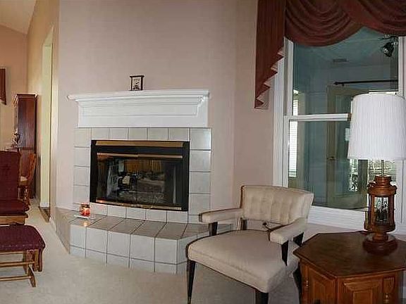 2nd image of 2071 Kerns Ct