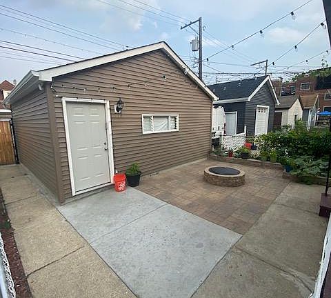 2nd image of 4427 N La Crosse Ave