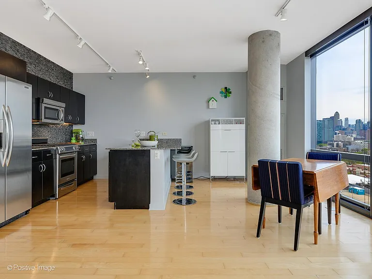 860 W Blackhawk St #1808 — Photo 10