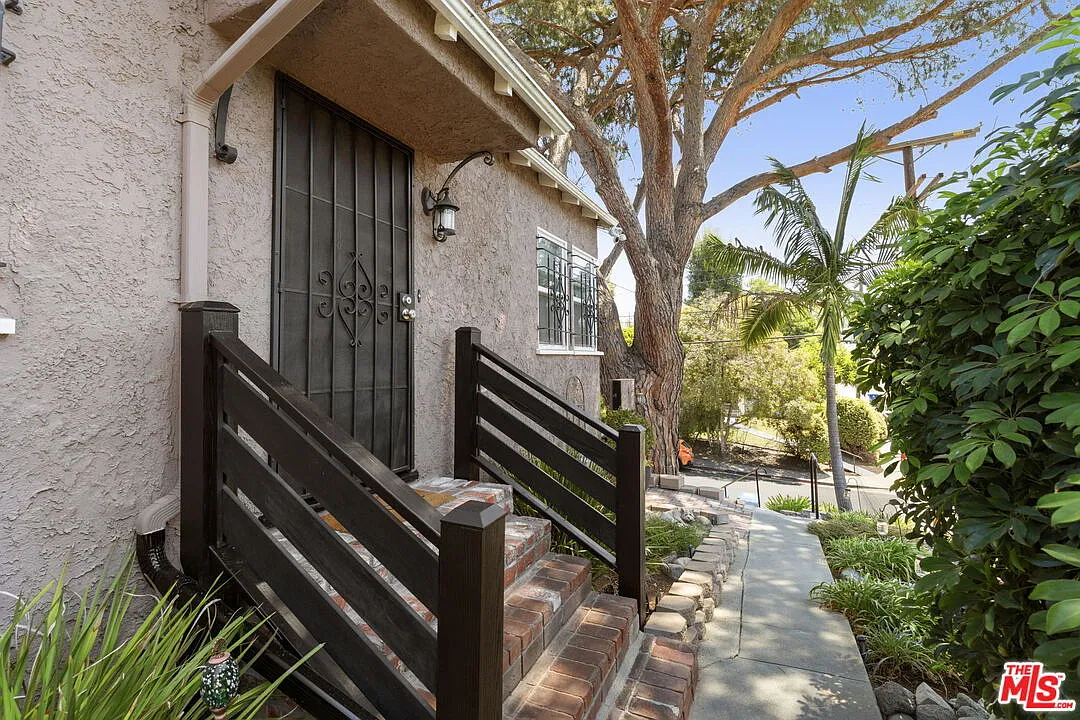 1 bed, 630 sqft, $2,400 — Photo 2