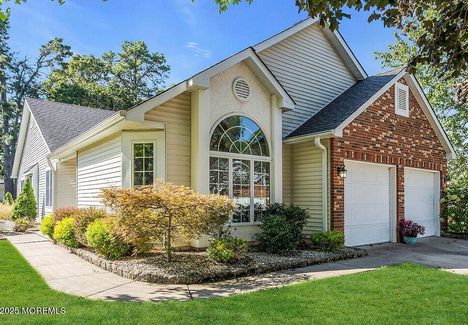 1st image of 1629 Sweetbay Drive