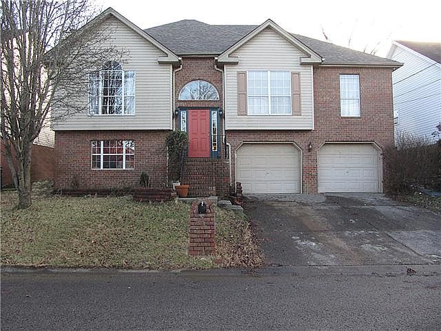 2nd image of 106 Edgewater Ct