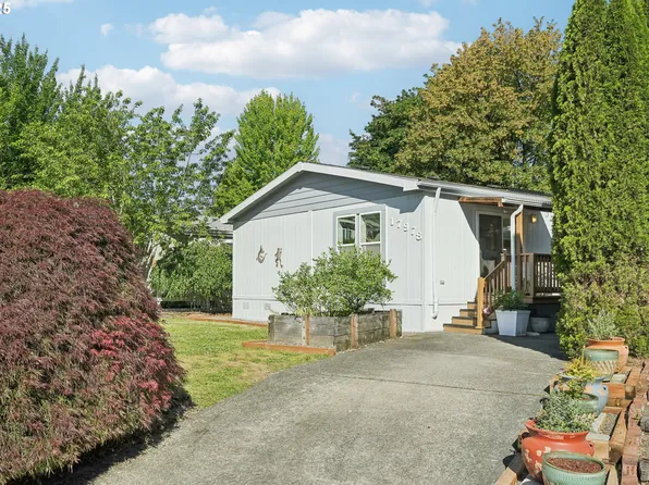 17978 S Grant Dr, Oregon City, OR 97045