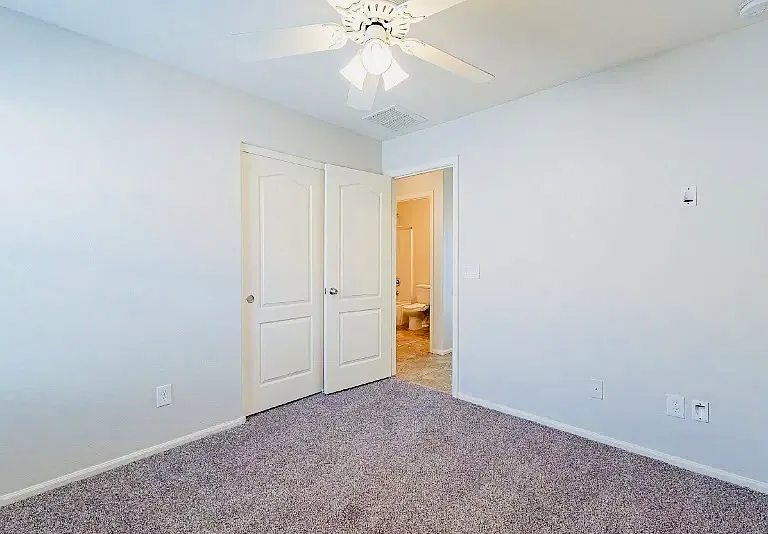 5040 S 235th Dr — Photo 15
