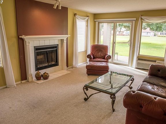 2nd image of 2316 SE Baypoint Dr #L77