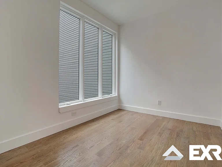 152 Erasmus St #307 — Photo 9