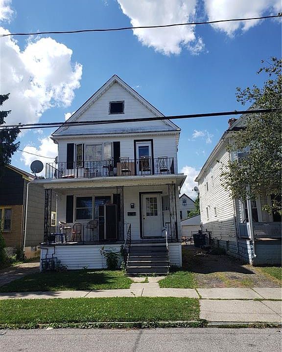 2nd image of 16 Baxter St