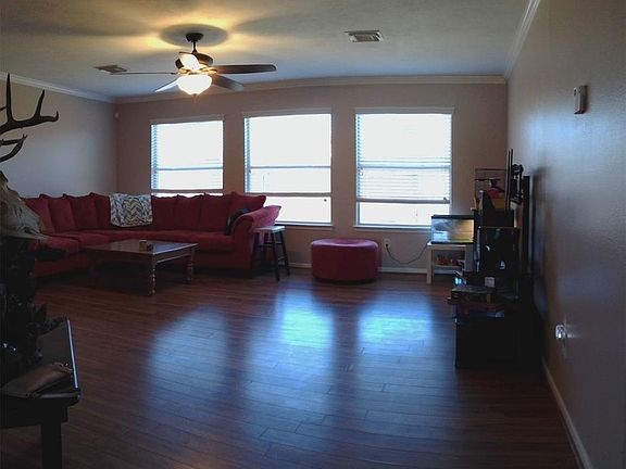 4th image of 2526 Comal Dr