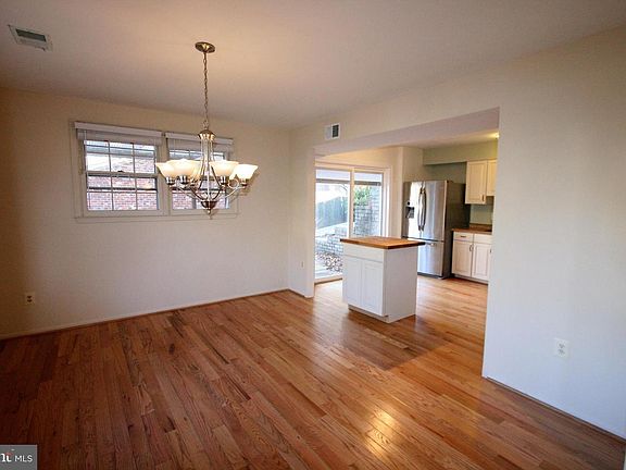 4th image of 4820 Gainsborough Dr