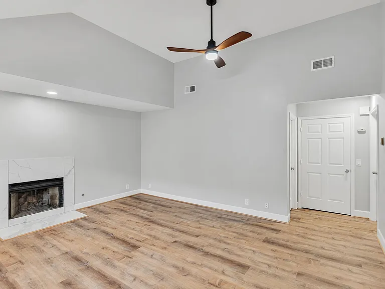 2135 Acklen Ave #10 — Photo 6