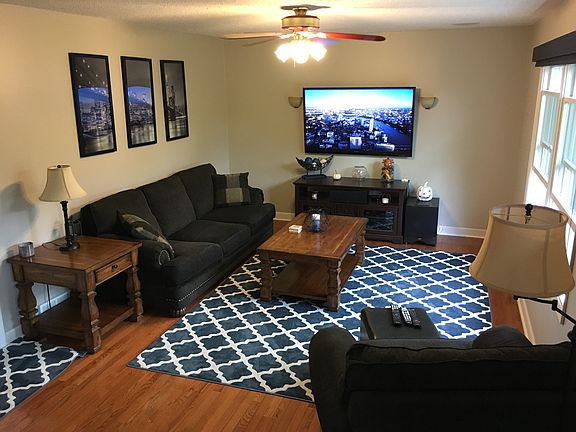 2nd image of 40 White Cedar Dr