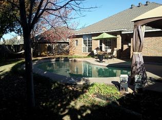 13821 Oakmond Rd, Edmond, OK 73013