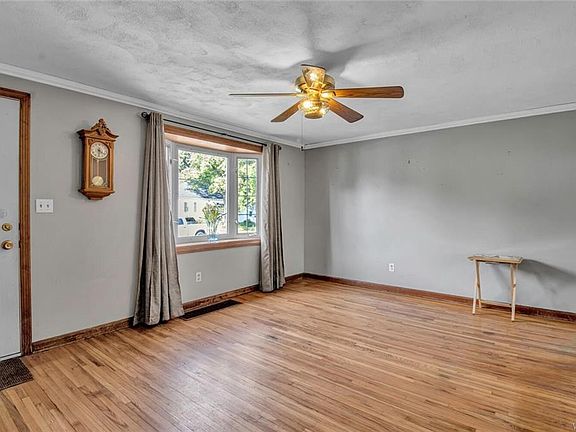 5th image of 19 Payne Ave