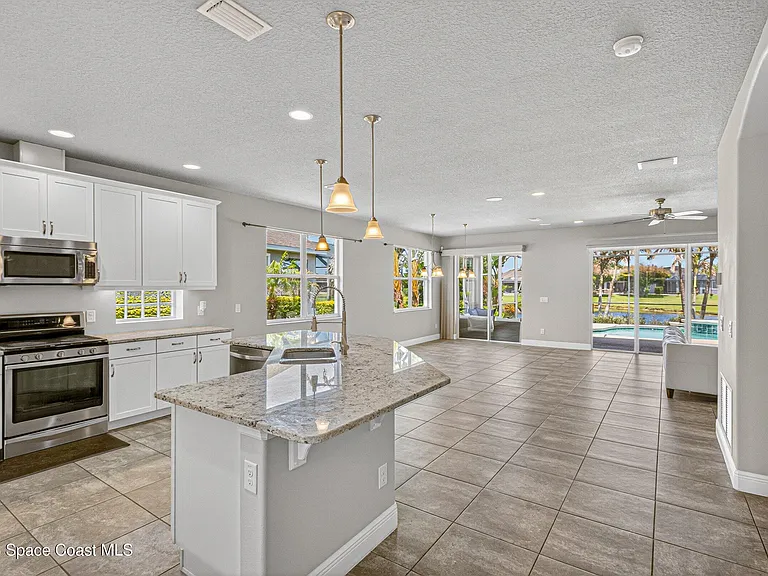 8019 Marquette Dr — Photo 6