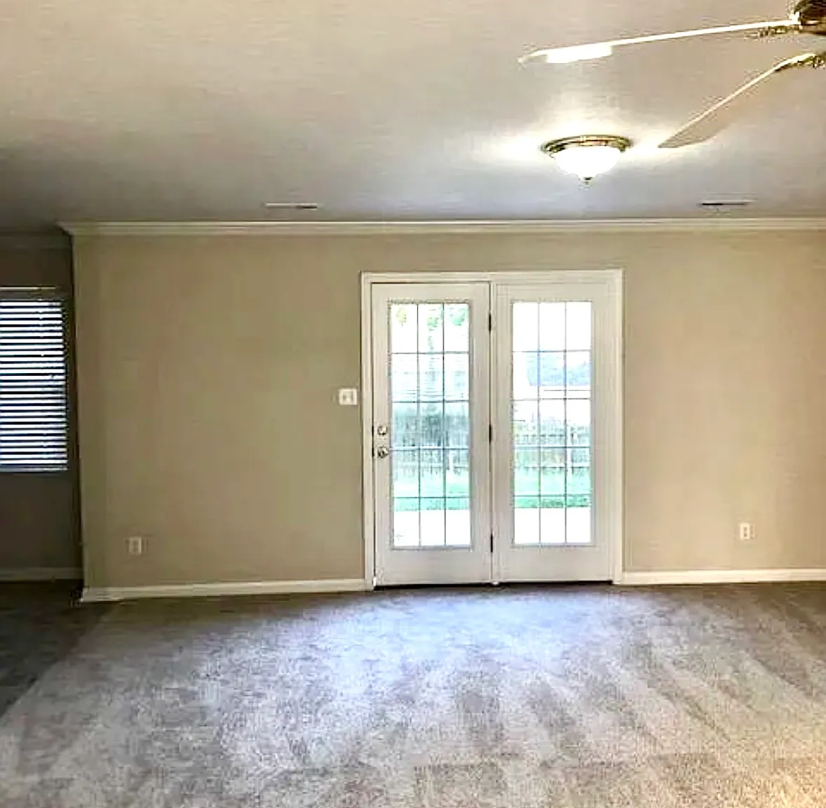 4 bed, 2.5 bath, 2500 sqft, $2,695 — Photo 4