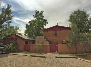 1104 La Vega Dr SW, Albuquerque, NM 87105