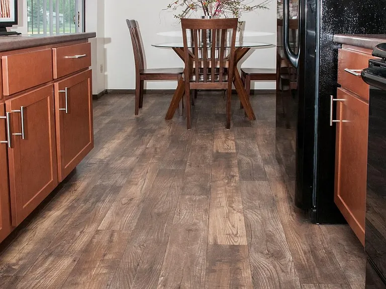 Continental Apartments — Photo 4