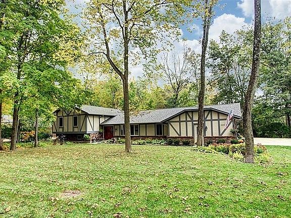 5th image of 3267 Southfield Dr