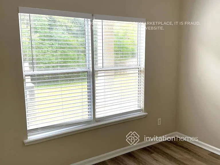 5698 Alamosa Cir — Photo 15