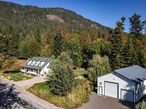 261 Leisure Ln, Sandpoint, ID 83864