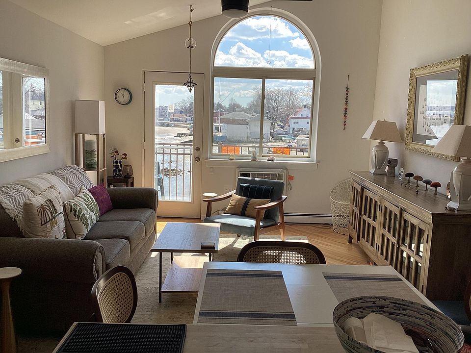 Living Roomn