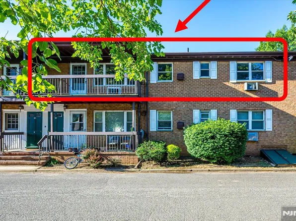 55 Gills Ln Unit 28, Iselin, NJ 08830