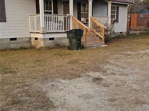 207 Fowler St, Swainsboro, GA 30401