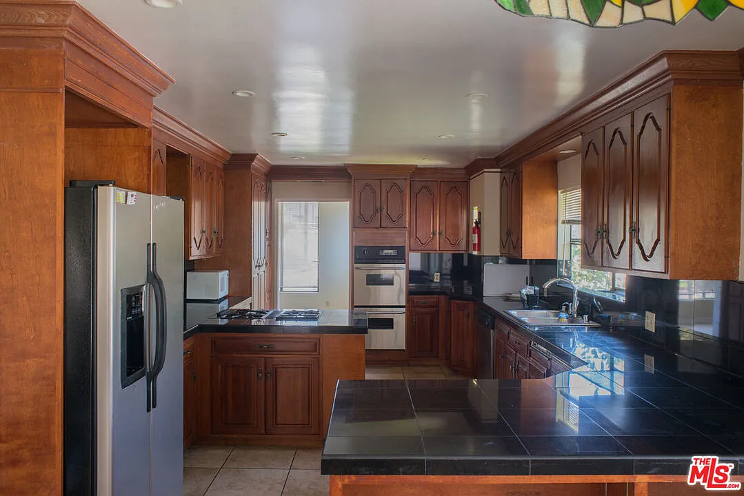 5 bed, 6.0 bath, 3861 sqft, $16,300 — Photo 3