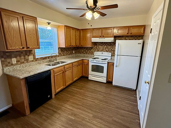 2nd image of 3523 Cleveland Ave #3519