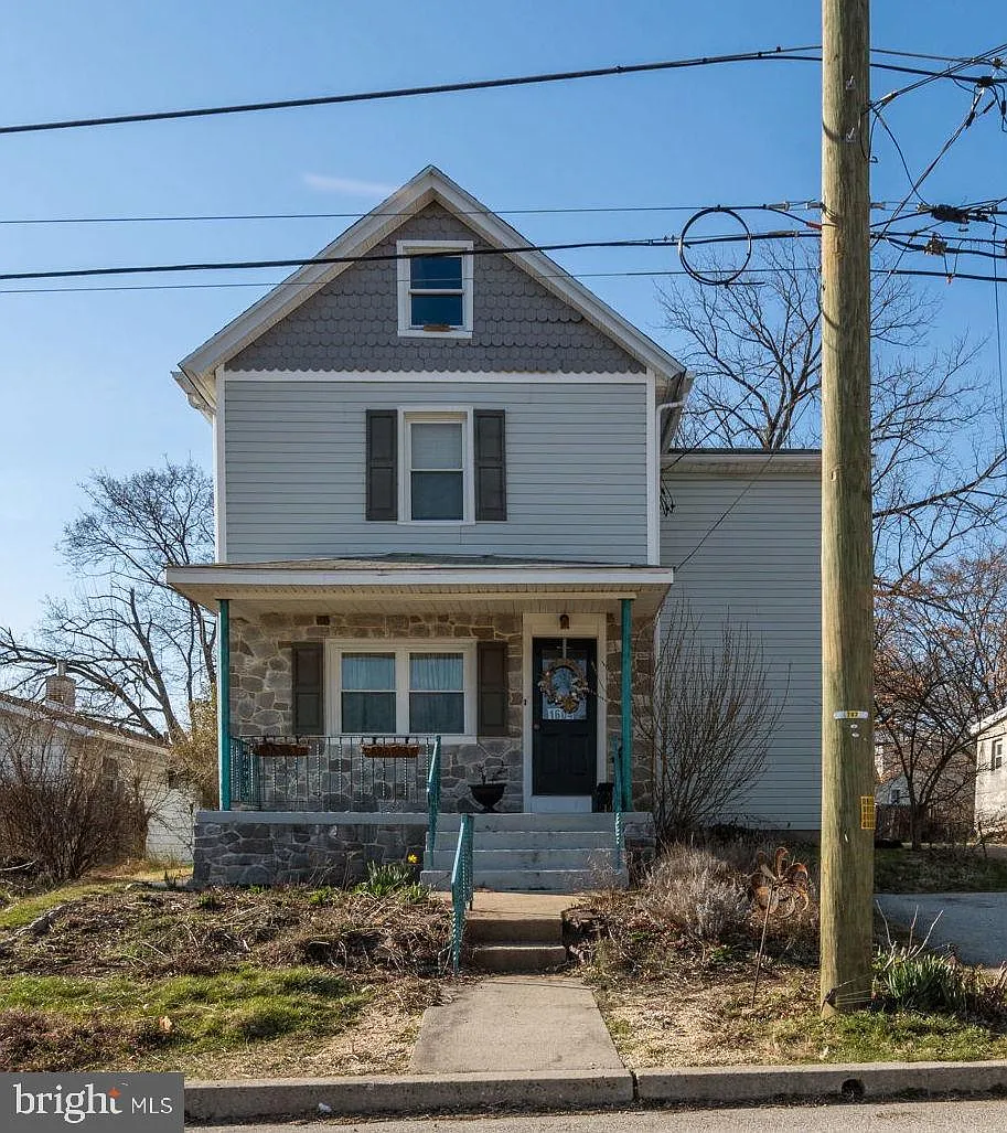 1604 Fairview Ave photo 1