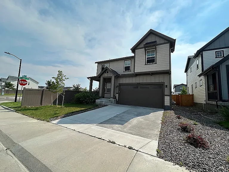 5 bed, 2318 sqft, $2,950 — Photo 1
