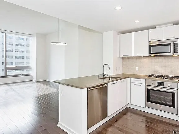 1 bed, 829 sqft, $3,995 — Photo 1