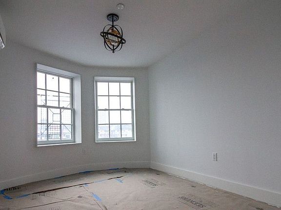 3rd image of 473 Park Pl #5AKF
