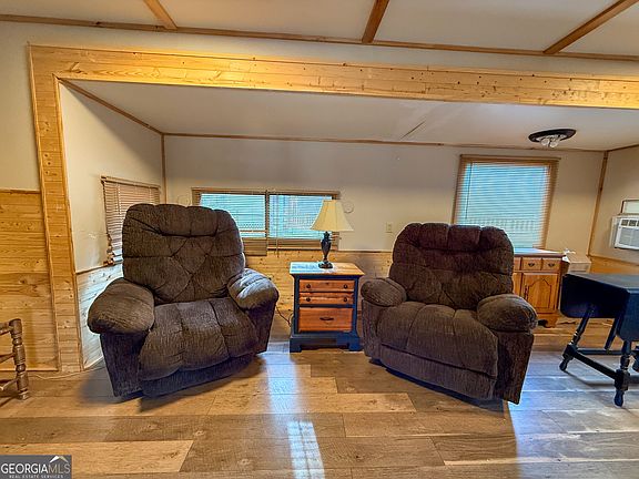 5th image of 331 Holiday Loop