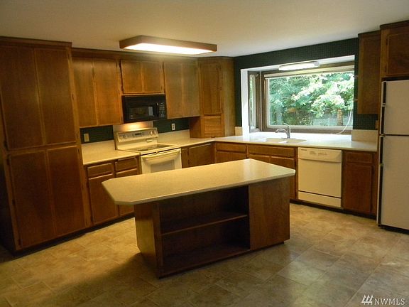 3rd image of 6139 Waldon Dr SE